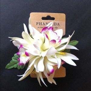So Real Flower Hair Clip